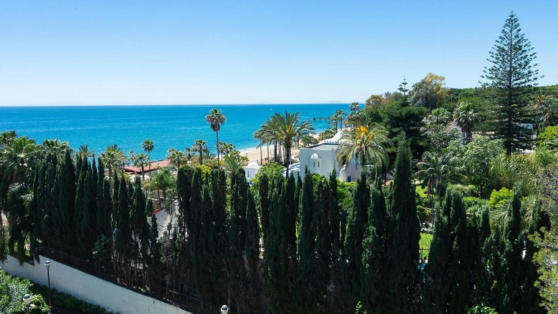 Vacation Marbella I Las Canas Beachfront Haven, Sea View, Jacuzzi, Golden Mile, Duplex Penthouse, 24-7 Security