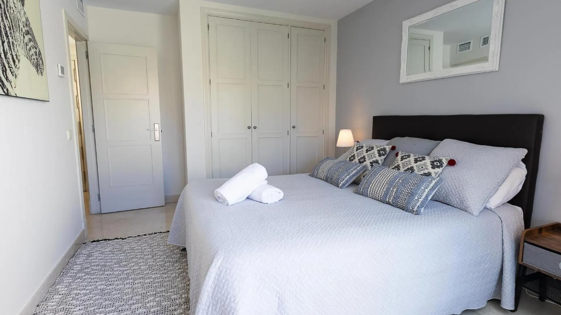 Vacation Marbella I Las Canas Beachfront Haven, Sea View, Jacuzzi, Golden Mile, Duplex Penthouse, 24-7 Security ספרד